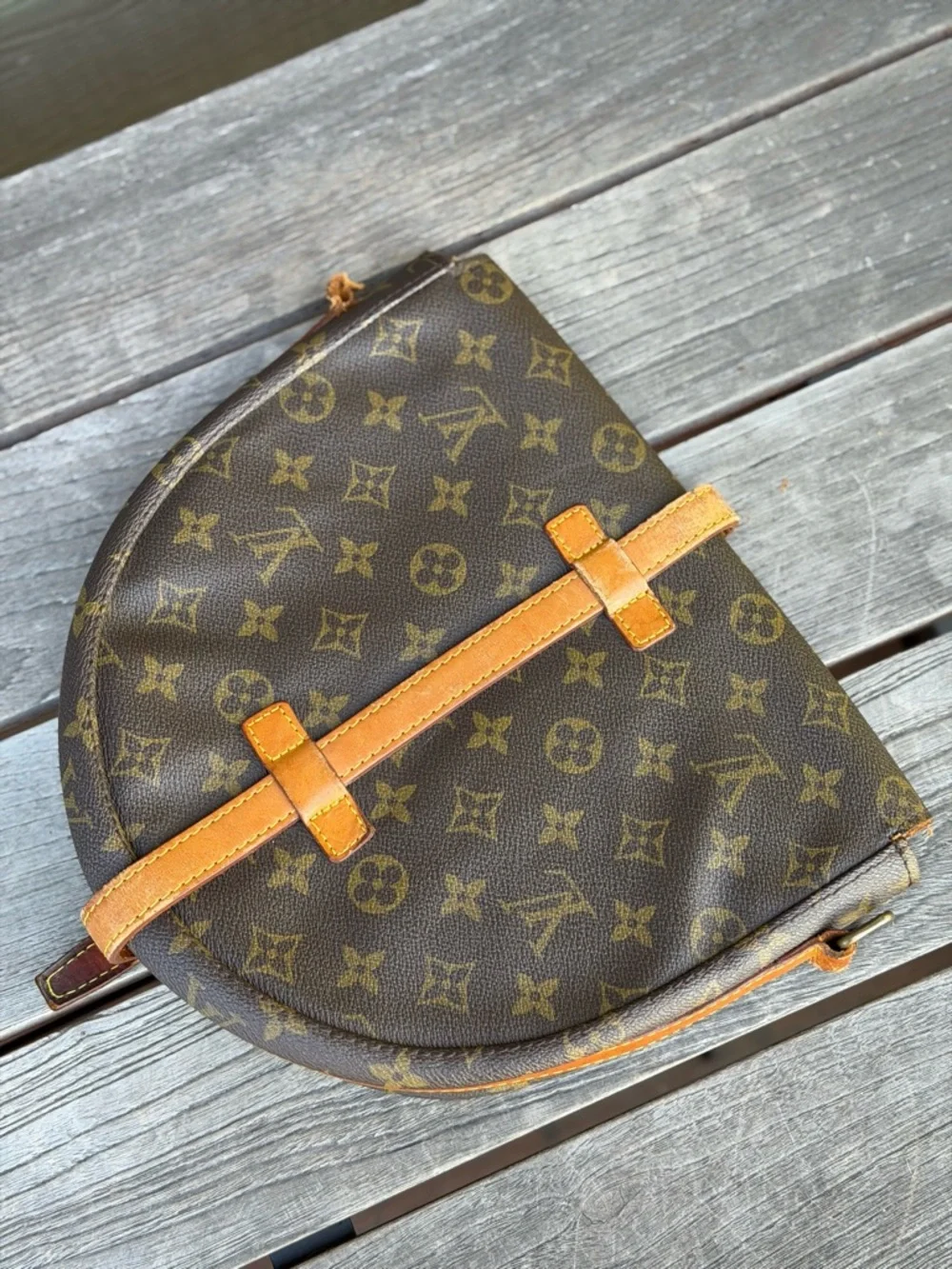 Louis Vuitton Monogram Canvas Crossbody Saddle Bag with Tan Trim - Picture 2 of 9